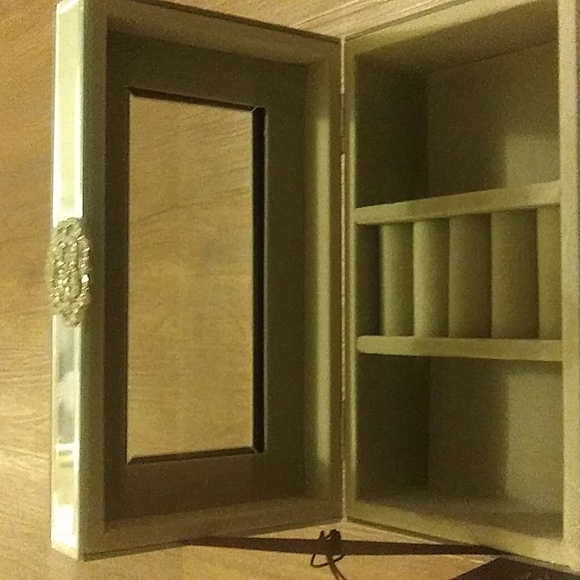 Jewelry box - Picture 3 of 5